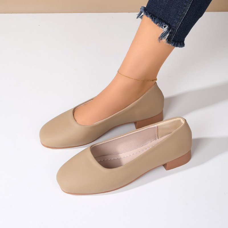 Soft Leather Round Toe Slip-On - Women'S Heels recension och pris