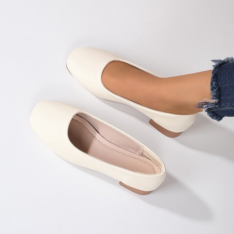 Soft Leather Round Toe Slip-On - Women'S Heels recension och pris