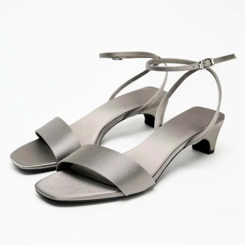Elegant Square Toe Ankle Strap - Wide Fit Heels recension och pris