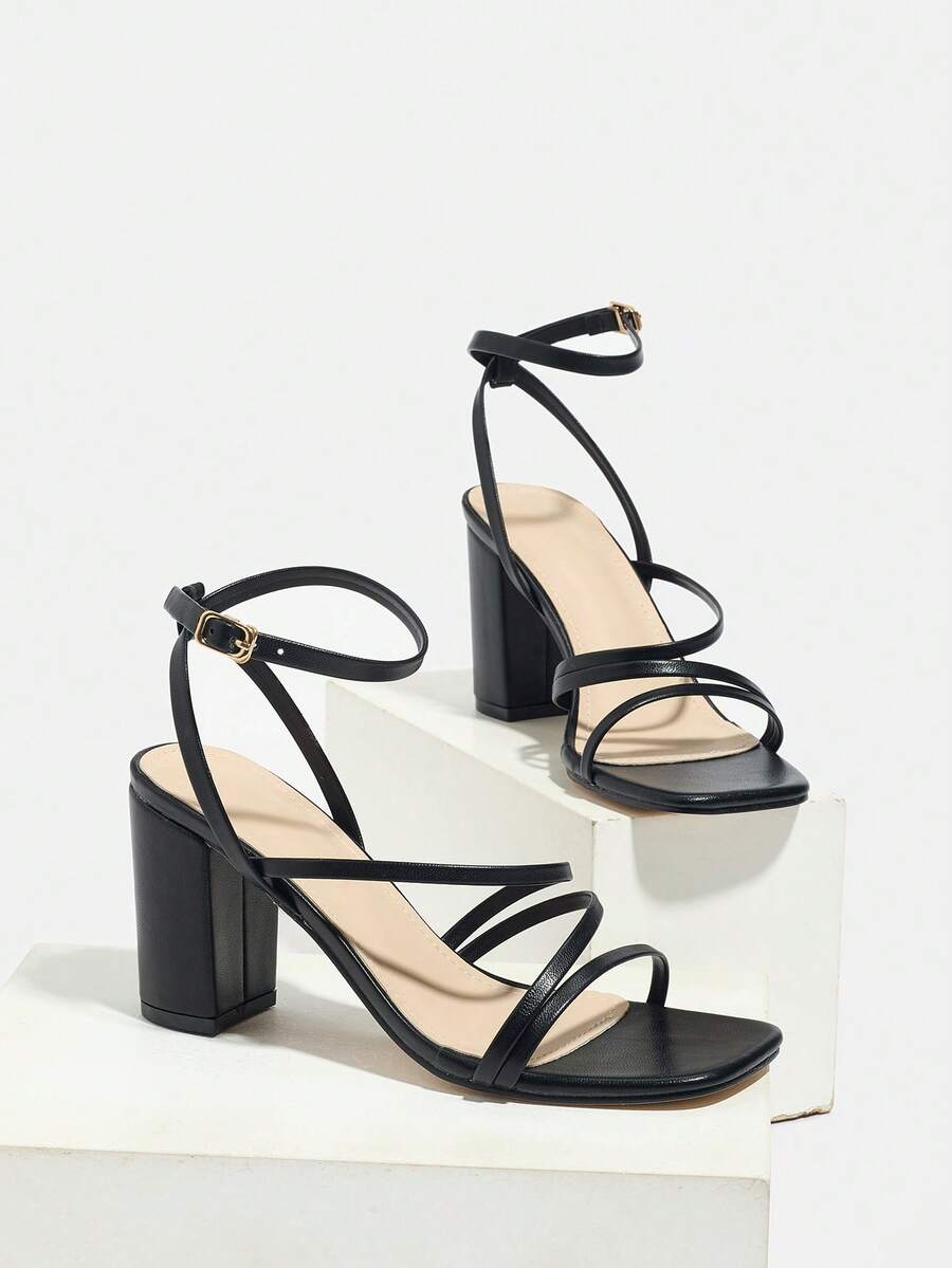 Black Strappy Square Toe Block - Strappy Heeled Sandals recension och pris